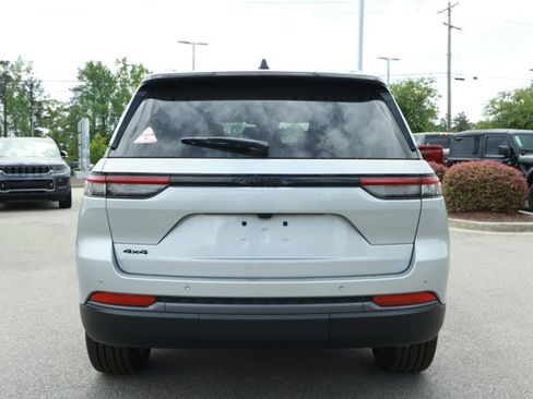 New 2026 Jeep Grand Cherokee Limited AWD/4WD image 7