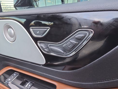 Used 2020 Lincoln Aviator Reserve w/ Equipment Group 202A image 32