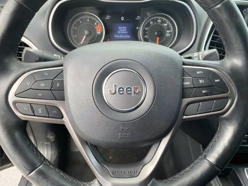 Used 2020 Jeep Cherokee Limited FWD image 17