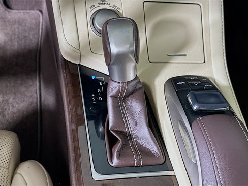 Used 2018 Lexus ES 350 w/ Ultra Luxury Package FWD image 25