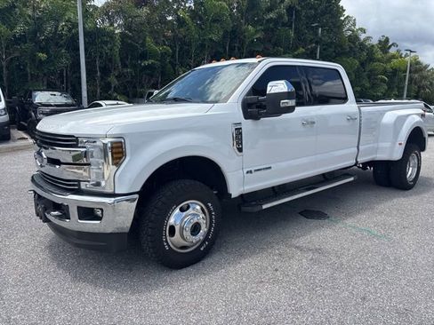 Used 2019 Ford F350 4x4 Crew Cab DRW Super Duty image 5