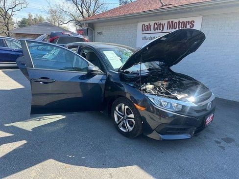 Used 2018 Honda Civic LX image 9