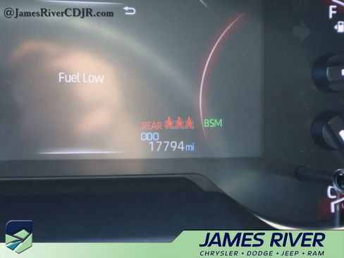 Used 2025 Toyota RAV4 XLE image 29