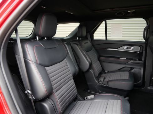 New 2026 Ford Explorer ST-Line w/ ST-Line Street Pack AWD/4WD image 14