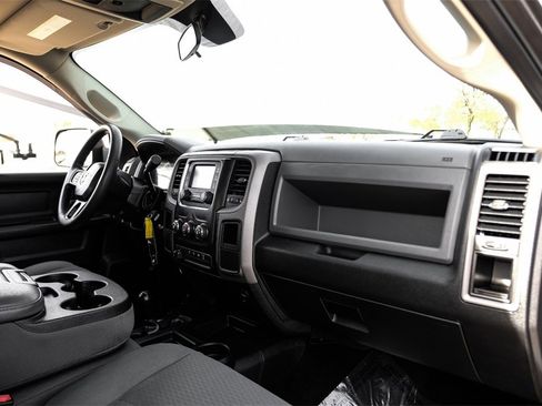 Used 2018 RAM 2500 Tradesman w/ Chrome Appearance Group image 9