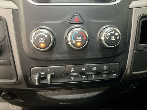Used 2015 RAM 2500 Tradesman w/ Chrome Appearance Group AWD/4WD image 16