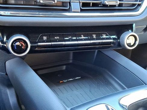 New 2026 Chevrolet Equinox EV RS image 7