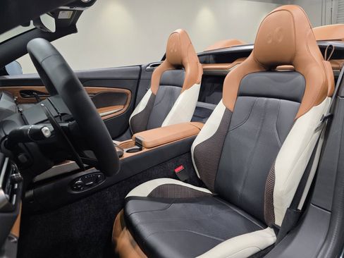 Used 2026 Aston Martin Vanquish Convertible RWD image 12