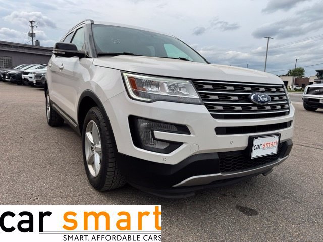 Used 2017 Ford Explorer XLT w/ Equipment Group 202A AWD/4WD image 1