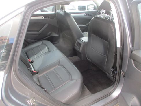 Used 2012 Volkswagen Passat 2.5 SE image 8