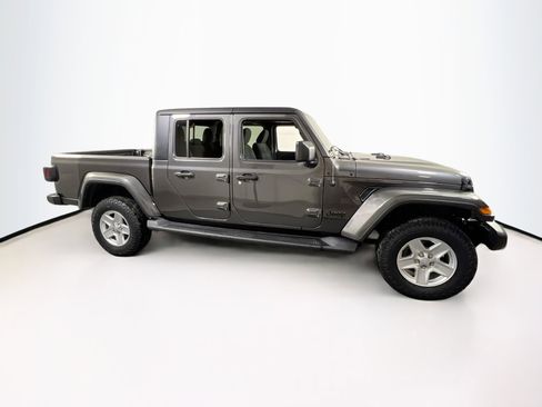 Used 2022 Jeep Gladiator Sport AWD/4WD image 4
