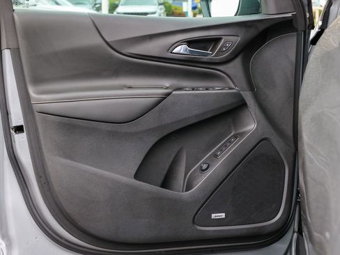 Used 2023 Chevrolet Equinox Premier FWD image 4