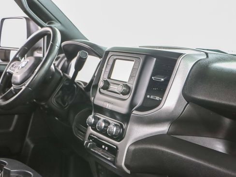 Used 2024 RAM 2500 Tradesman w/ Chrome Appearance Group image 26