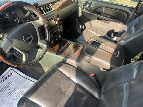 Used 2010 GMC Yukon Denali image 20