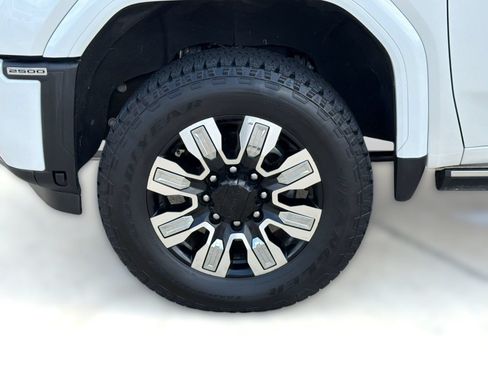 Used 2025 GMC Sierra 2500 Denali w/ Denali Reserve Package AWD/4WD image 13