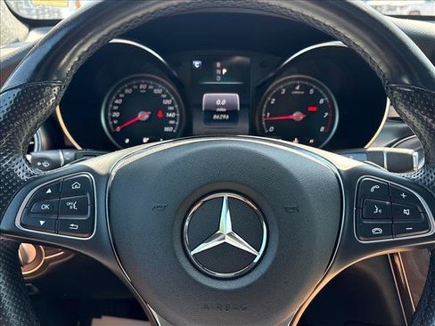 Used 2019 Mercedes-Benz GLC 300 4MATIC image 16