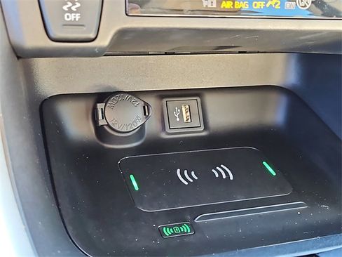 Used 2024 Toyota RAV4 XLE image 27