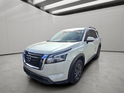 Used 2024 Nissan Pathfinder SV