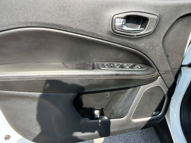 Used 2021 Jeep Compass Latitude w/ Sun and Sound Group AWD/4WD image 26