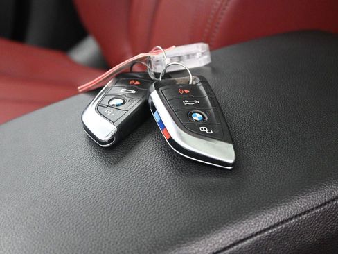 Used 2023 BMW X4 xDrive30i w/ M Sport Package AWD/4WD image 24