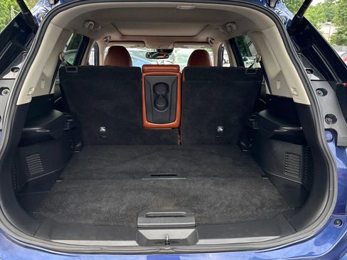 Used 2019 Nissan Rogue SL w/ Premium Package AWD/4WD image 13