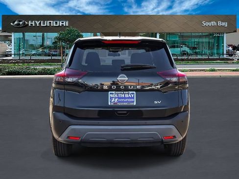 Used 2023 Nissan Rogue SV image 5