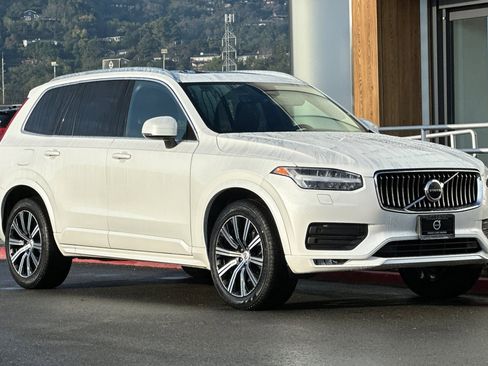 Used 2023 Volvo XC90 B5 Core w/ Climate Package image 10