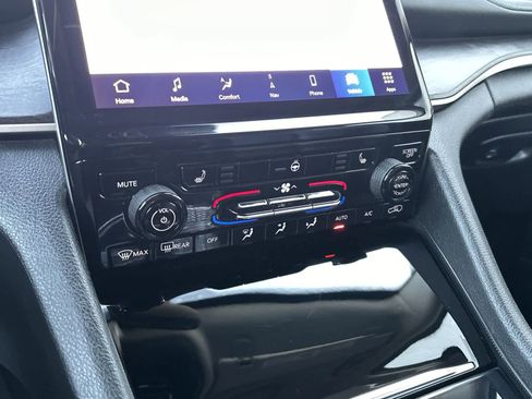 Used 2024 Jeep Grand Cherokee Limited 4xe image 23