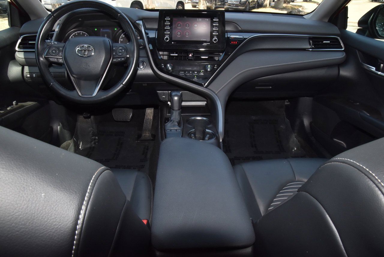 Used 2022 Toyota Camry SE w/ Convenience Package FWD image 16