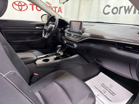 Used 2024 Nissan Altima 2.5 SV image 11
