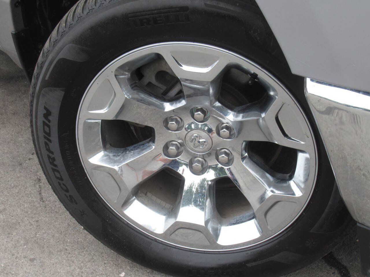 Used 2020 RAM 1500 Big Horn AWD/4WD image 3