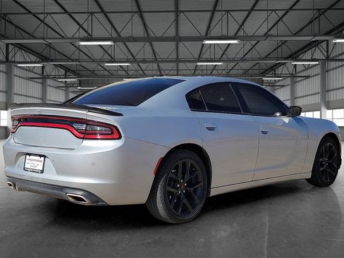 Used 2019 Dodge Charger SXT w/ Blacktop Package image 4