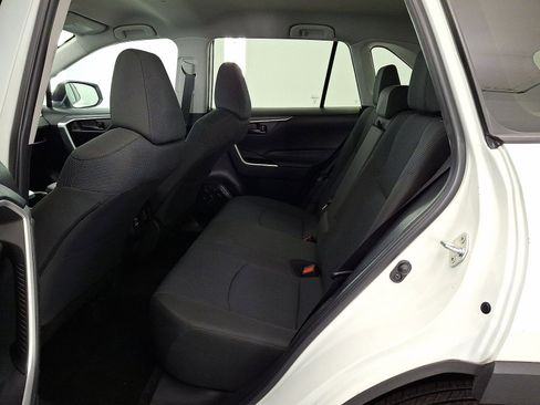 Used 2022 Toyota RAV4 LE image 19