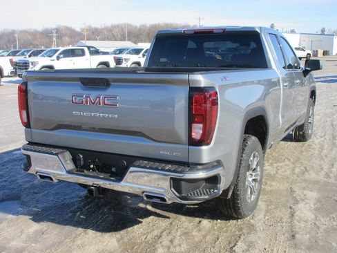 New 2026 GMC Sierra 1500 SLE image 5