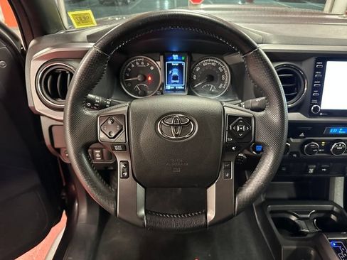 Used 2022 Toyota Tacoma TRD Sport AWD/4WD image 18