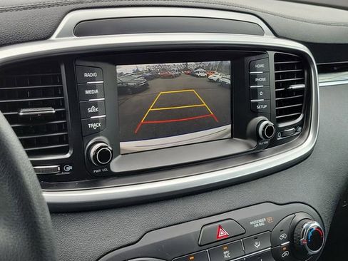 Certified 2020 Kia Sorento LX image 20
