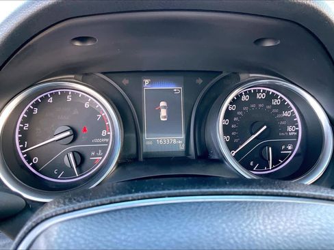 Used 2018 Toyota Camry L image 24