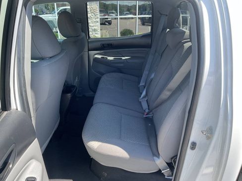 Used 2014 Toyota Tacoma 4x4 Double Cab w/ SR5 Package image 26