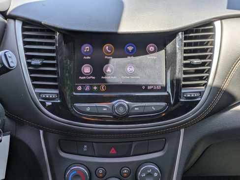 Used 2022 Chevrolet Trax LT AWD/4WD image 17