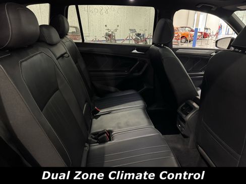 Used 2022 Volkswagen Tiguan SE R-Line FWD image 6