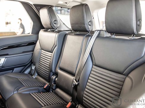 Used 2024 Land Rover Discovery S image 32