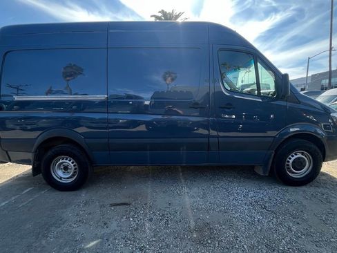 Used 2018 Mercedes-Benz Sprinter 2500 image 4
