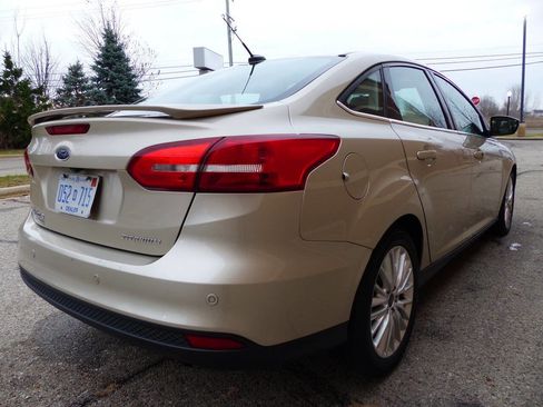 Used 2017 Ford Focus Titanium image 10