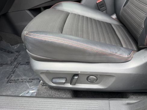 Used 2025 Nissan Rogue SV AWD/4WD image 29