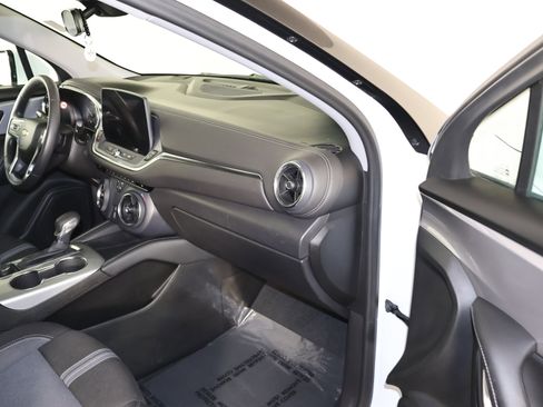 Used 2025 Chevrolet Blazer LT image 40