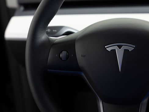 Used 2022 Tesla Model Y Performance AWD/4WD image 29