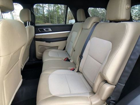 Used 2016 Ford Explorer XLT w/ Equipment Group 201A image 22