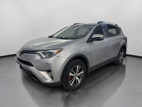 Used 2018 Toyota RAV4 XLE w/ Plus Extra Value Package AWD/4WD image 4