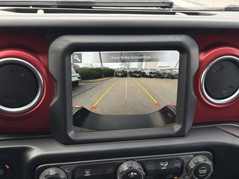 Used 2022 Jeep Gladiator Rubicon w/ LED Lighting Group image 19