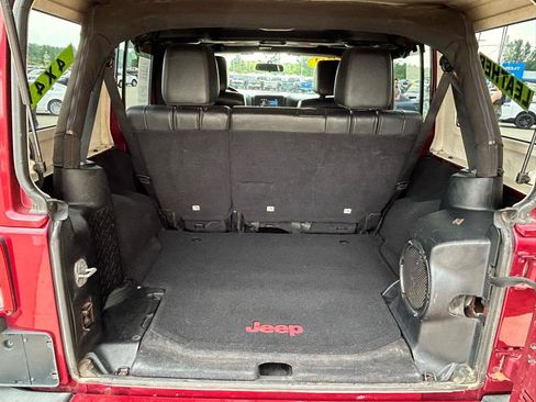 Used 2012 Jeep Wrangler Unlimited Sahara AWD/4WD image 17